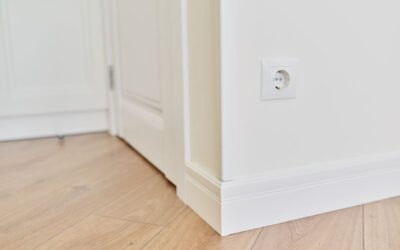 Rodapé para Piso Laminado: Como escolher o modelo ideal para seu ambiente e evitar erros na instalação?
